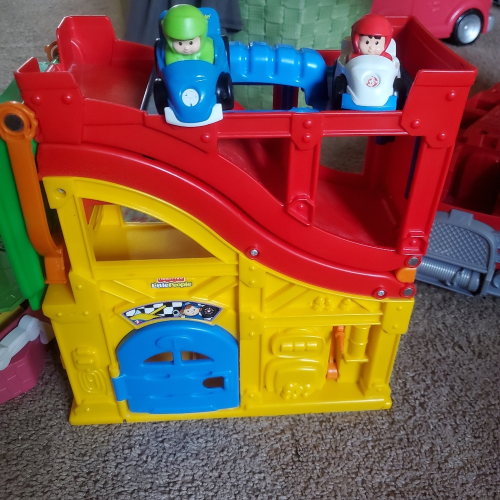 Fisher price little people foldable race track